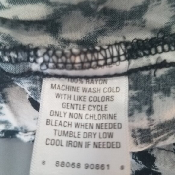 Great Northwest Indigo B&W Blouse - Picture 8 of 8